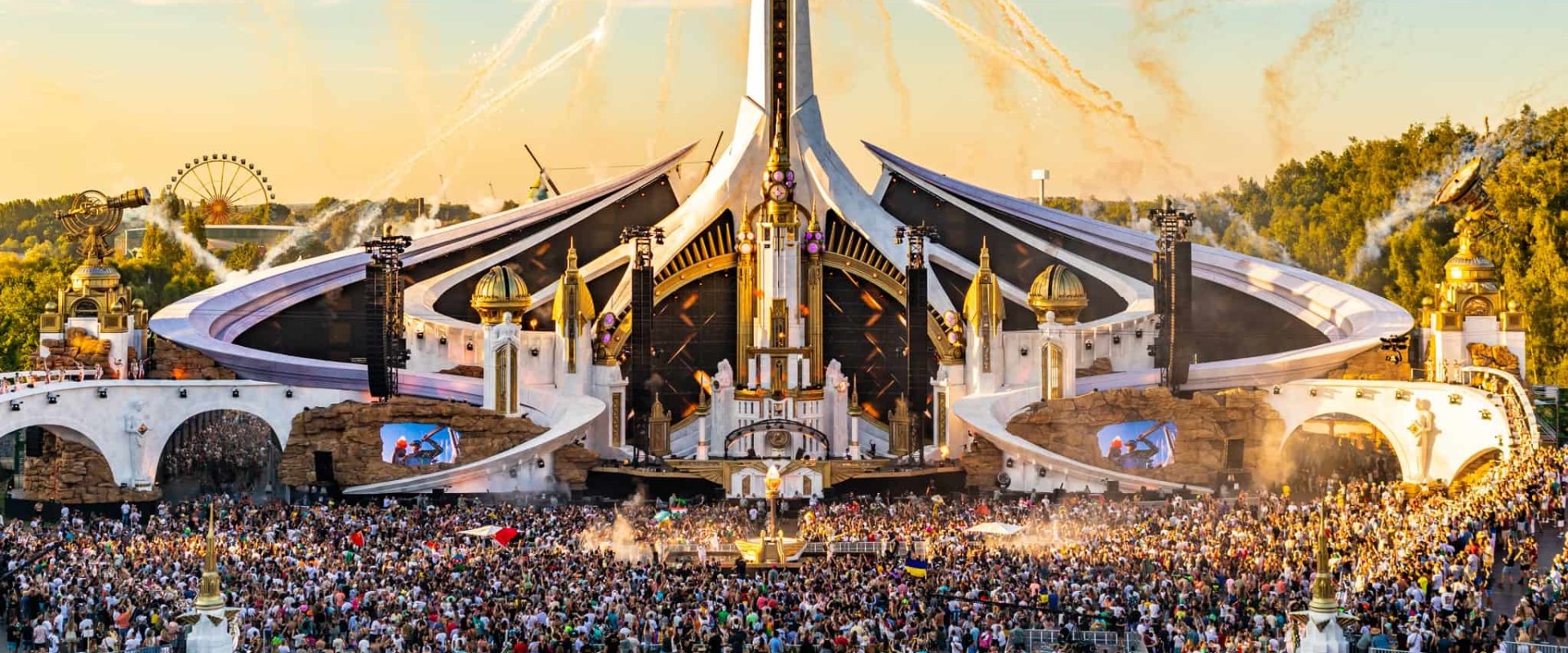Explore the World of House Music: Festivals, Artists, and Culture