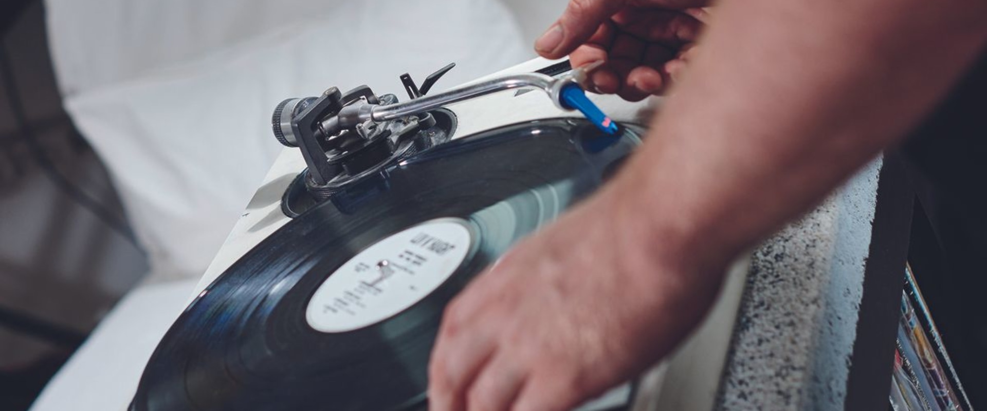 An In-Depth Look at Turntables and CDJs: The Essential DJ Equipment for House Music