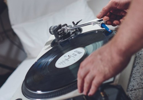 An In-Depth Look at Turntables and CDJs: The Essential DJ Equipment for House Music